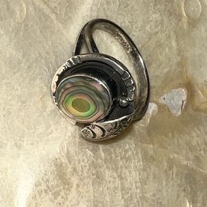 Vintage Artistic Silver Ring with abalone size 7